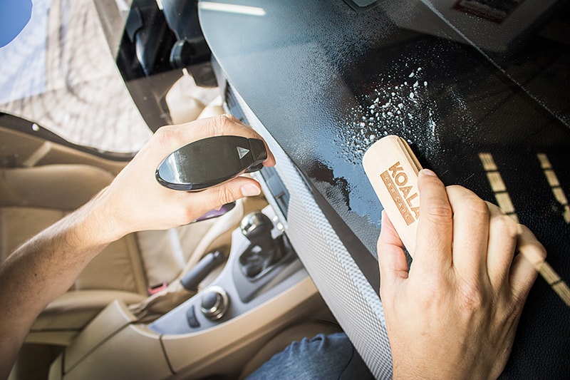 Cepillo de detallado para cuero y salpicadero KOALA